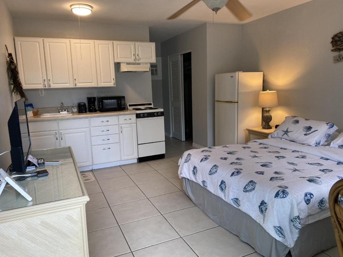 Hideaway Waterfront Resort Cape Coral Buitenkant foto